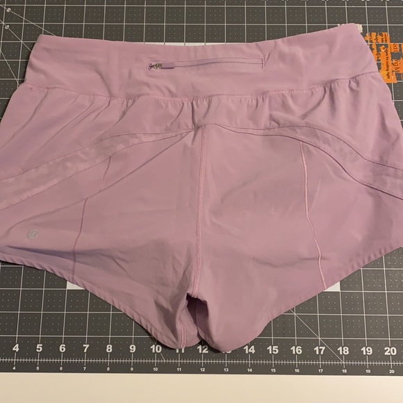 Size 8 lulu lemon running shorts - pretty lavender - Picture 4 of 7